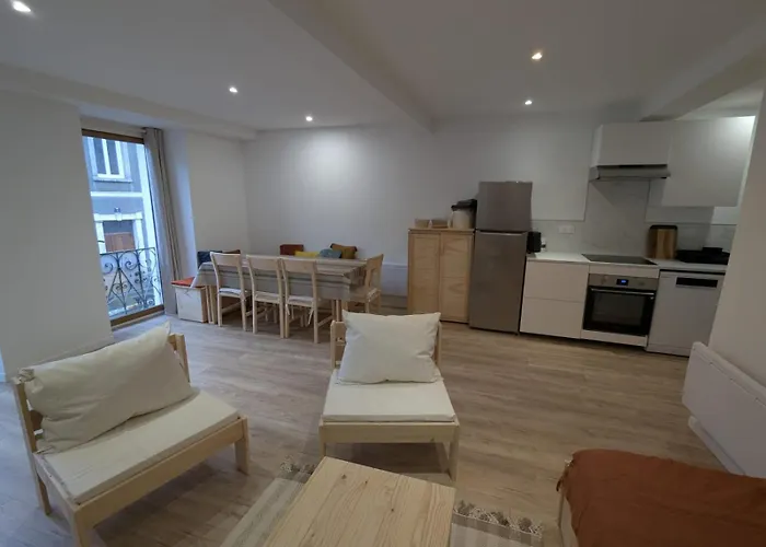 Boule De Neige - Spacieux Et Lumineux Au Coeur Du Vieux Luchon *